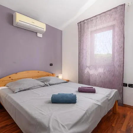 Hrast Bacva Villa *
