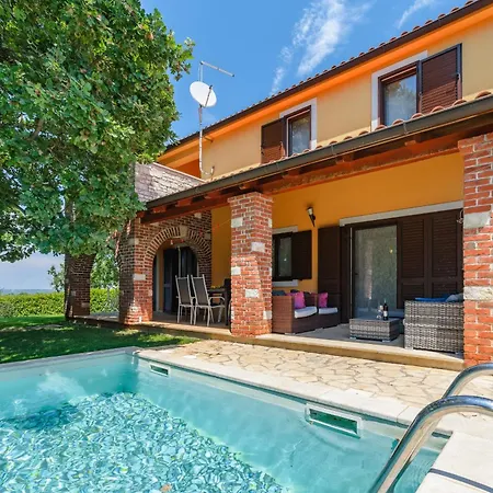 Villa Hrast Bacva *
