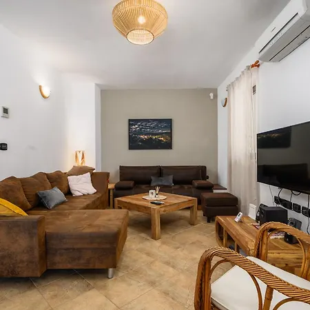 Hrast Bacva Villa