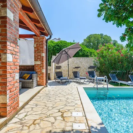 Hrast Bacva Villa Višnjan