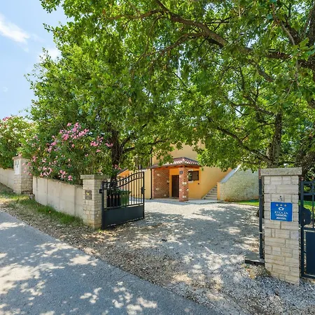 Villa Hrast Bacva