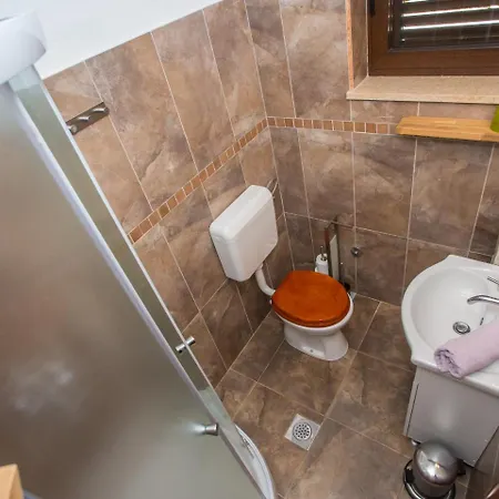 Hrast Bacva Villa *